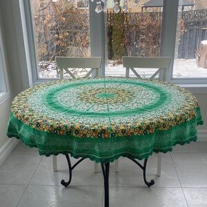 Vintage Tergal* Wrinkle free Round Floral Green lace trim tablecloth 59” round